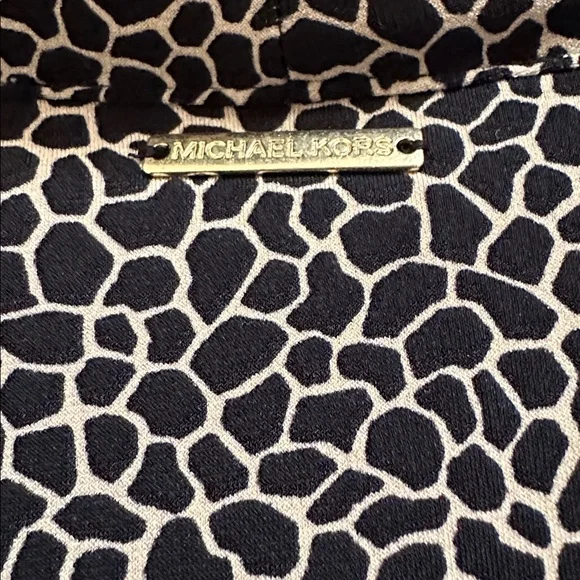 Michael Kors V neck Patterned Blouse - Picture 3 of 7